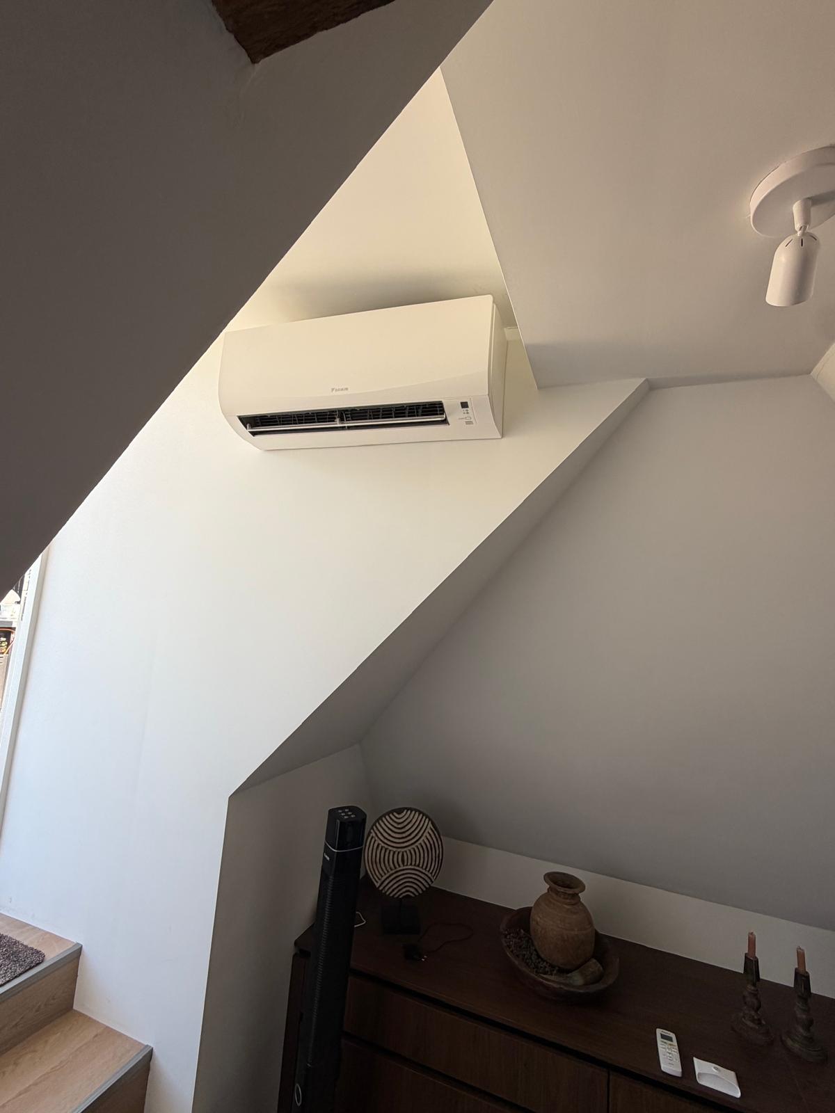 Daikin binnenunit gemonteerd in de slaapkamer